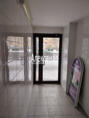 Снять  торговое помещение