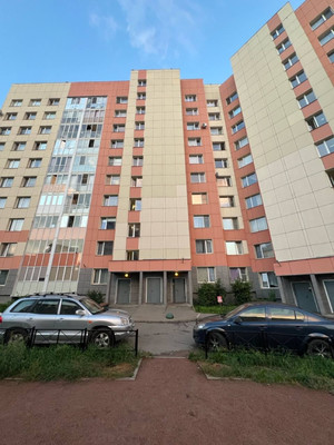 Купить --комнатную квартиру