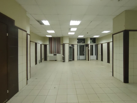 Снять  помещение свободного назначения