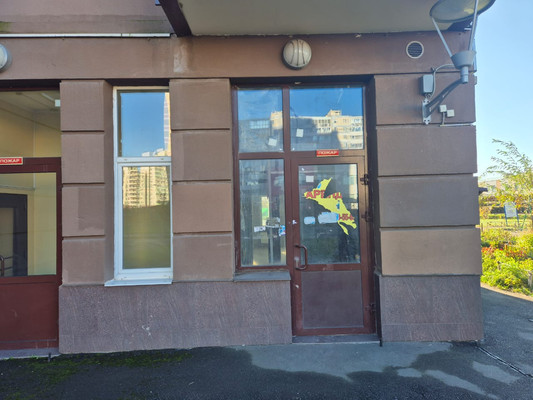 Снять  помещение свободного назначения