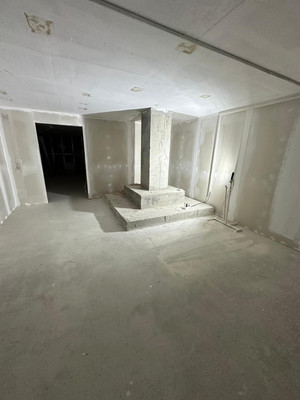 Снять  помещение свободного назначения