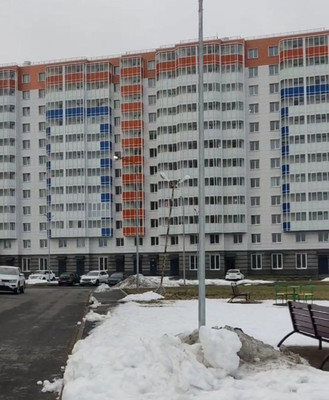 Купить --комнатную квартиру